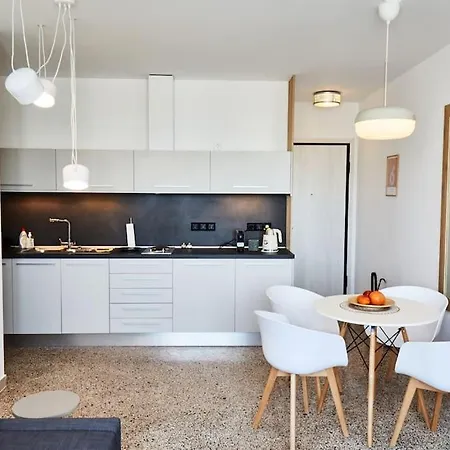 Crispi Luxury & Spacious Apt-sour Sisters Apts * Szaloniki