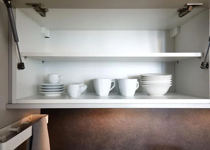 Crispi Luxury & Spacious Apt-sour Sisters Apts